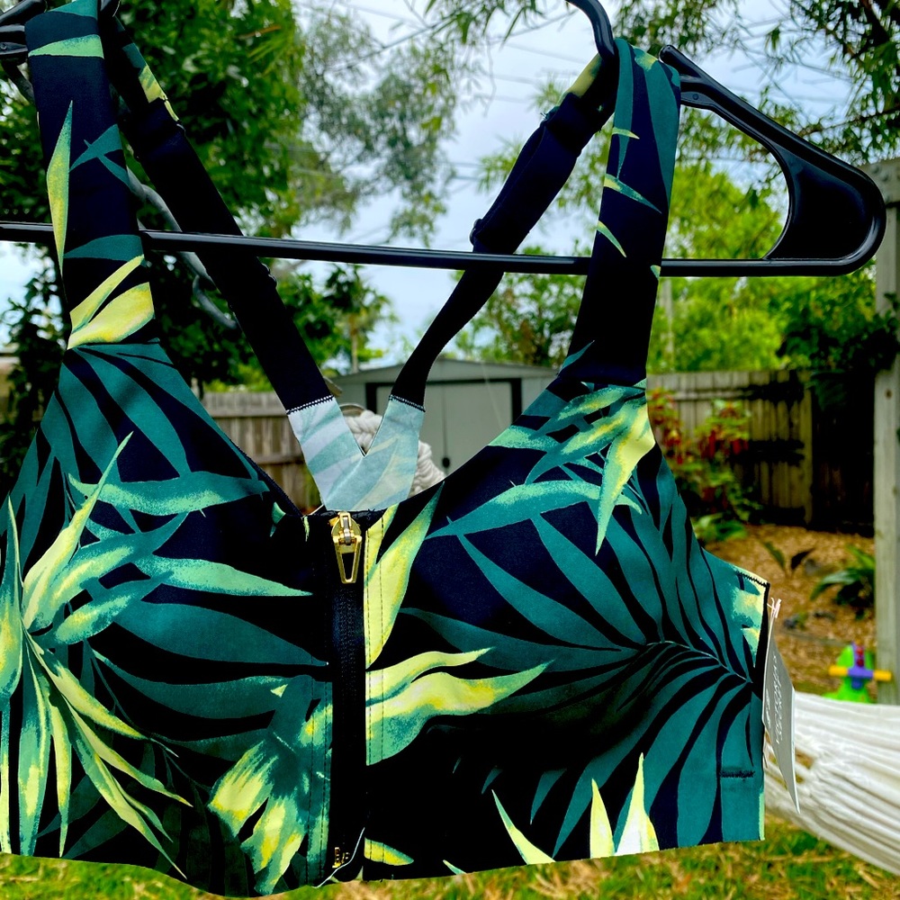 Victoria’s Secret Knockout sports bra NWT